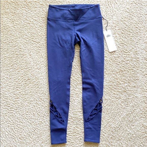 Set of ALO Yoga Navy Blue Bra & Leggings - Picture 7 of 13